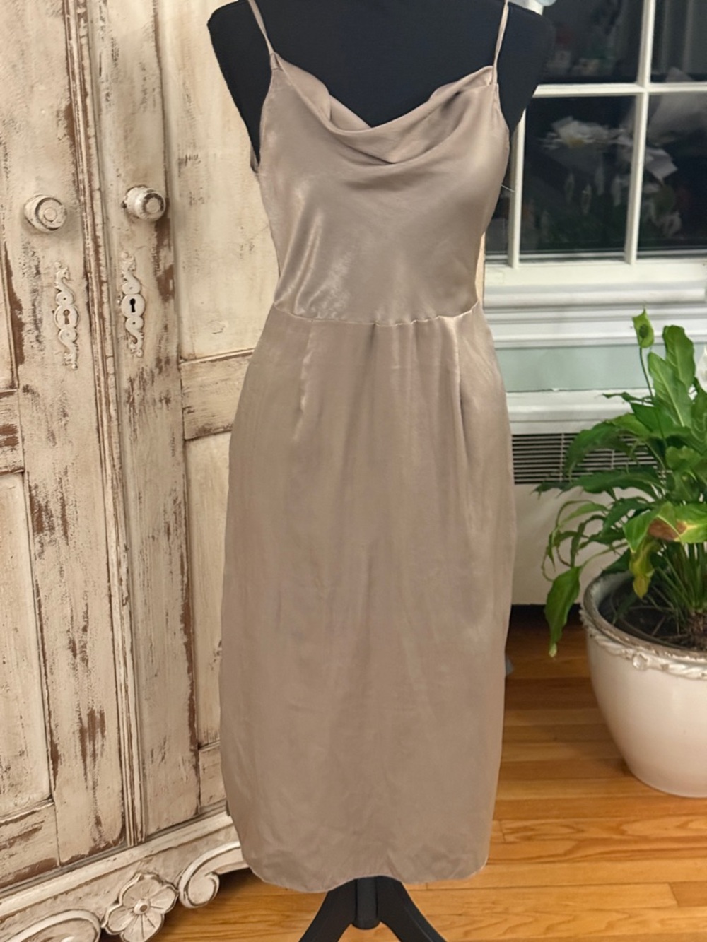 EVIDNT Los Angeles slip style dress. Cowl neck. Sm. Tan. Minimalist